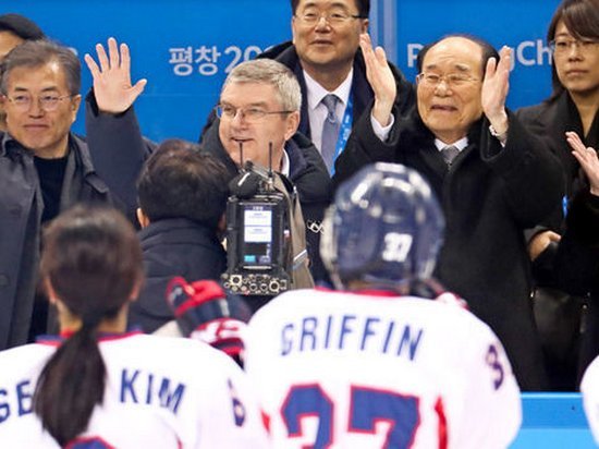 Олимпийскую сборную Южной и Северной Кореи предложили выдвинуть на Нобелевскую премию мира
