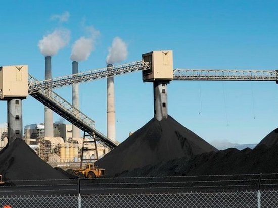 Украина снизила добычу угля почти на треть
