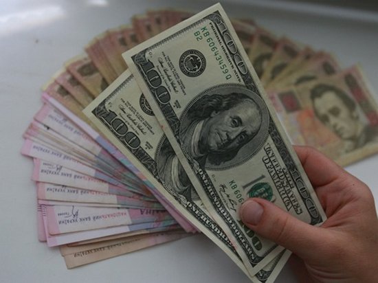 Больше всего денег в Украину переводят из РФ