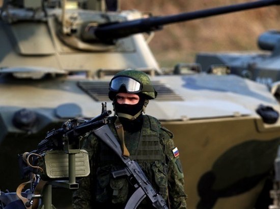 Российским военным выдали секретные телефоны ручной сборки — СМИ