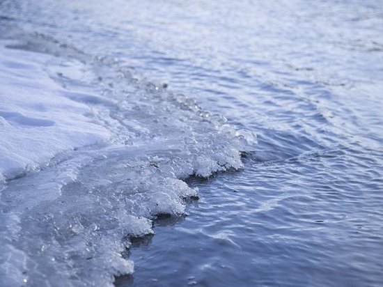В Полтавской области 50 рыбаков спасли с дрейфующей льдины