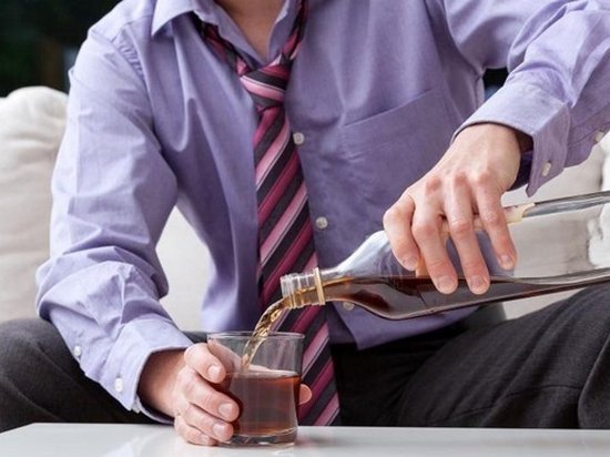 Алкоголь значительно повышает риск слабоумия — ученые