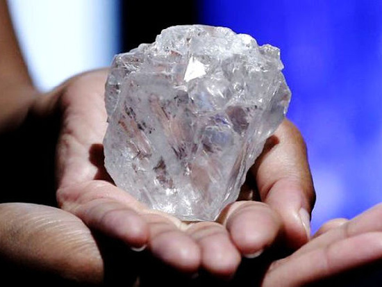 Ученые впервые нашли космический лед в алмазах