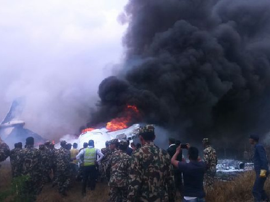 В аэропорту Катманду разбился пассажирский самолет