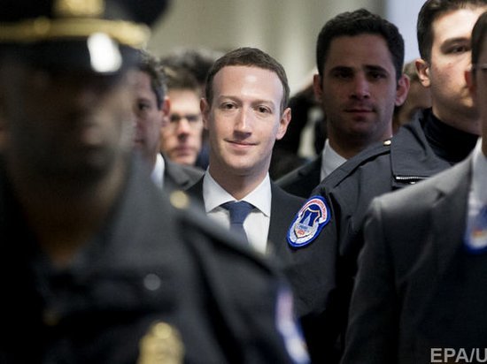 Цукерберг извинился за утечку данных пользователей Facebook