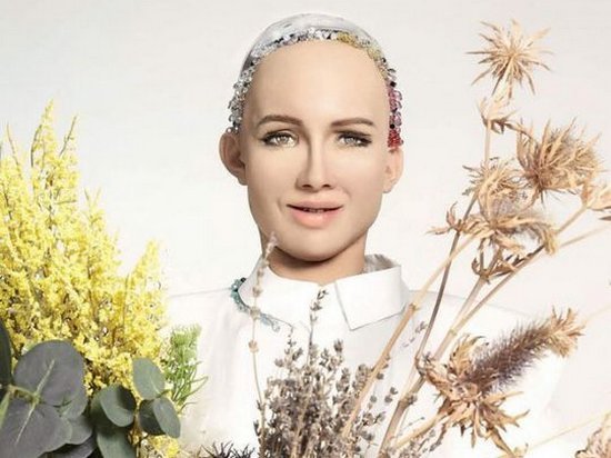 Робот София снялась для обложки журнала Cosmopolitan