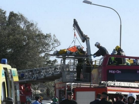 На Мальте туристический автобус попал в ДТП: двое погибших, полсотни раненых