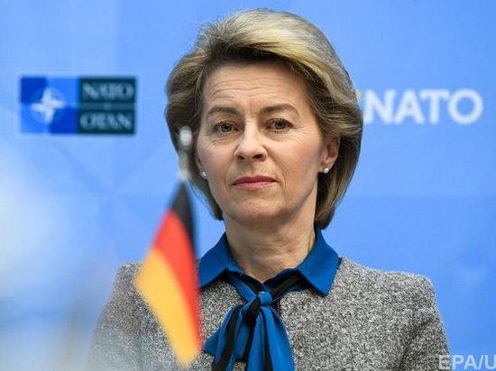 Министр обороны Германии призвала к более жесткому курсу в отношении РФ