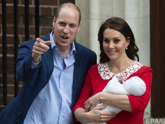 Кейт Миддлтон и принц Уильям показали публике новорожденного сына (фото)