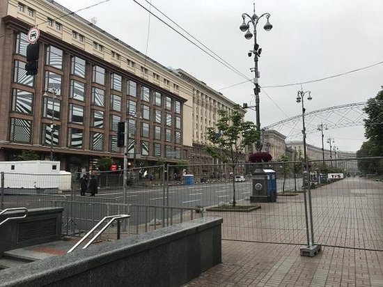 В Киеве на несколько недель перекрыли Крещатик