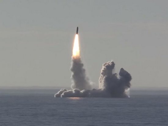 РФ провела залповый пуск ракет «Булава» (видео)