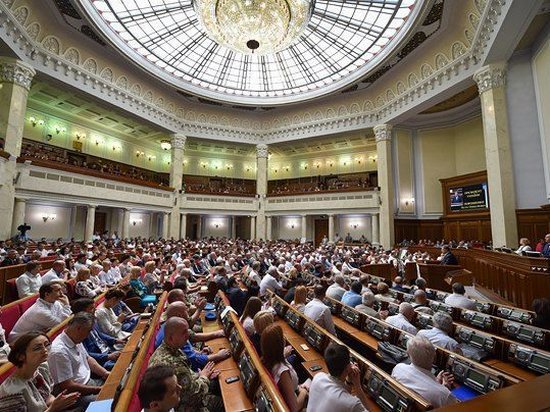 Депутаты отложили создание Антикоррупционного суда в Украине на лето