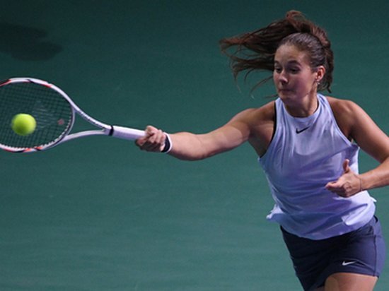Российская теннисистка открестилась от жизни с «унылым куском говна»