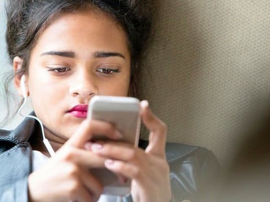 Американские подростки массово бросают Facebook — исследование
