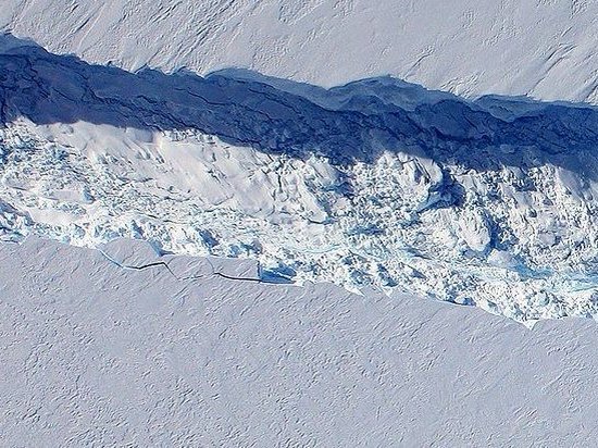 Ученые обнаружили активный вулкан под ледником Антарктиды