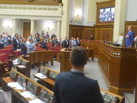 Украинские депутаты разошлись до сентября
