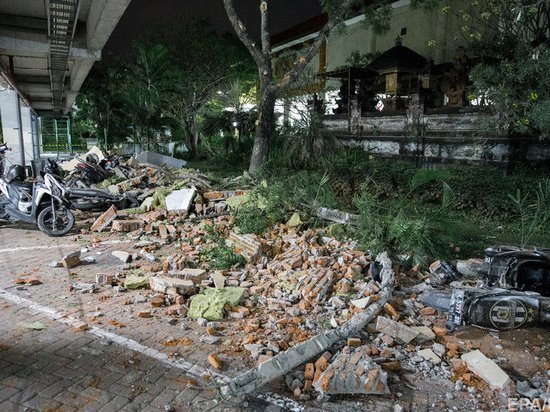 Мощное землетрясение в Индонезии: число жертв возросло до 142