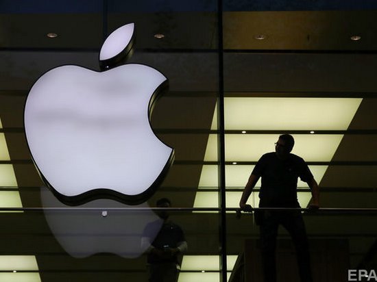 Стоимость Apple впервые превысила рекордные $1 триллион