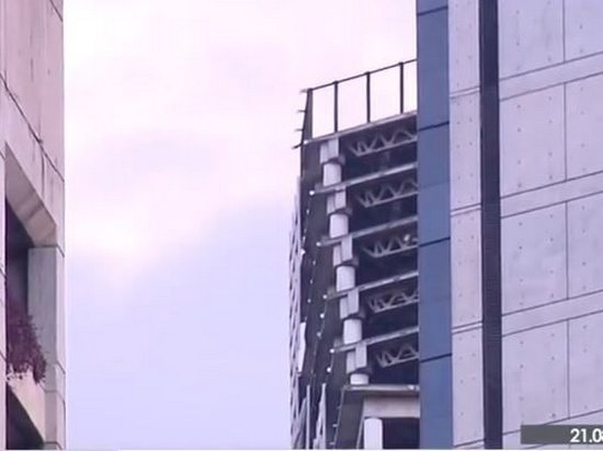 В результате землетрясения в столице Венесуэлы накренился двухсотметровый небоскреб