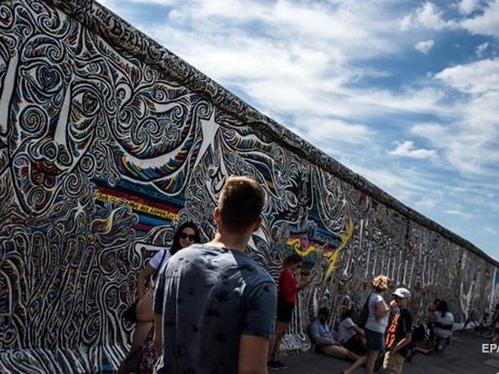 В Германии восстановят Берлинскую стену