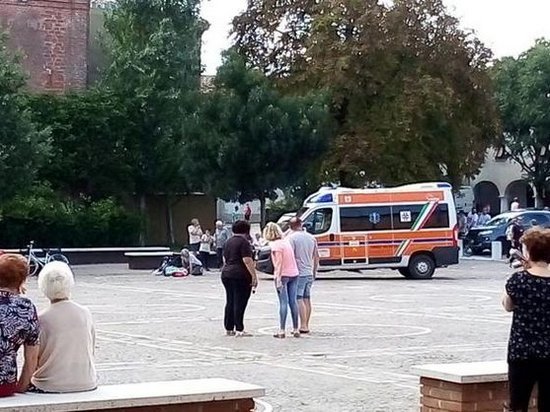В Италии женщина с ножом напала на посетителей музея