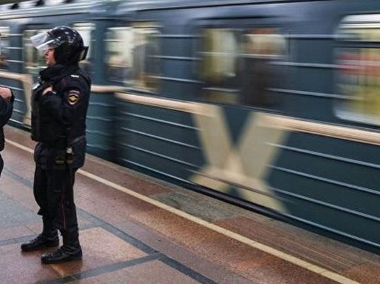 В московском метро застрелили полицейского