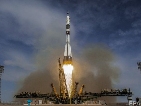 СМИ: В РФ подозревают, что американские астронавты намеренно повредили космический корабль Союз