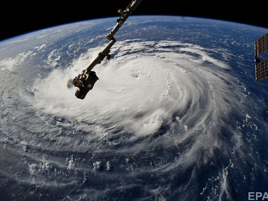 На атлантическое побережье США надвигается мощнейший ураган Флоренс