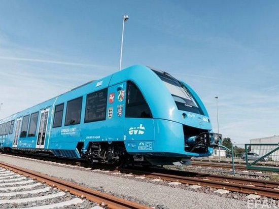 В Германии начинает пассажирские перевозки первый в мире водородный поезд