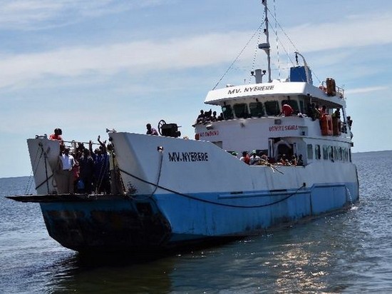 На озере Виктория затонул паром с пассажирами, более 40 погибших