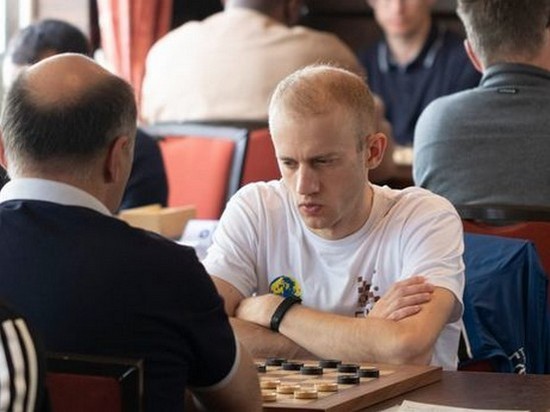 Украинец Юрий Аникеев стал чемпионом мира по шашкам в блице