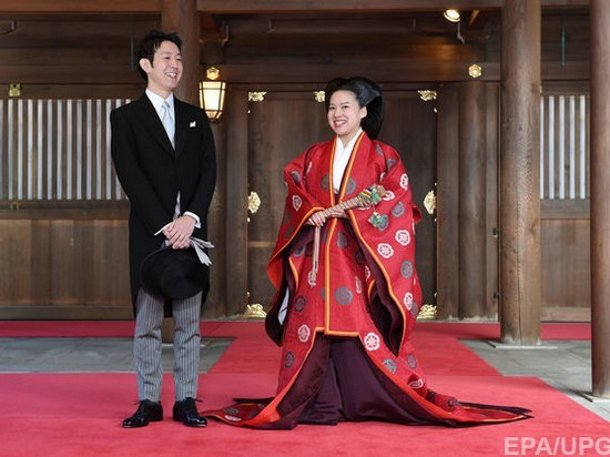 Принцесса Японии вышла замуж за простолюдина и лишилась титула