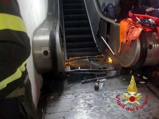 В Риме в метро обрушился эскалатор: пострадали футбольные фанаты из РФ