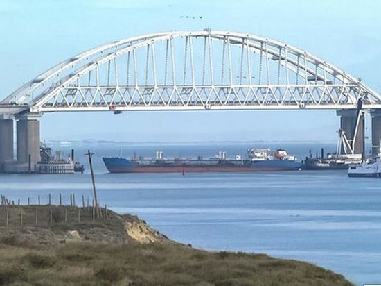 Спецназ РФ захватил украинские корабли у Керченского моста