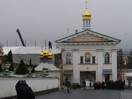 Минюст отменил регистрацию прав УПЦ МП на Почаевскую лавру