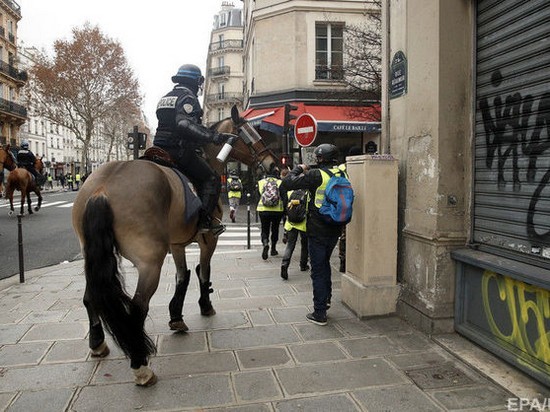 Протесты «желтых жилетов» в Париже: полиция задержала более 1700 человек