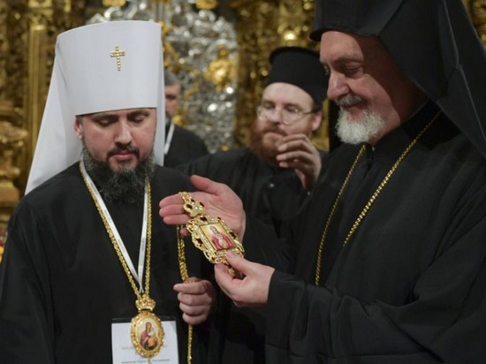 Обнародованы официальное название Украинской православной церкви и титул предстоятеля