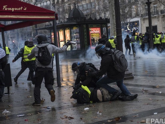 Спецслужбы Франции начали расследование о влиянии РФ на протесты «желтых жилетов»