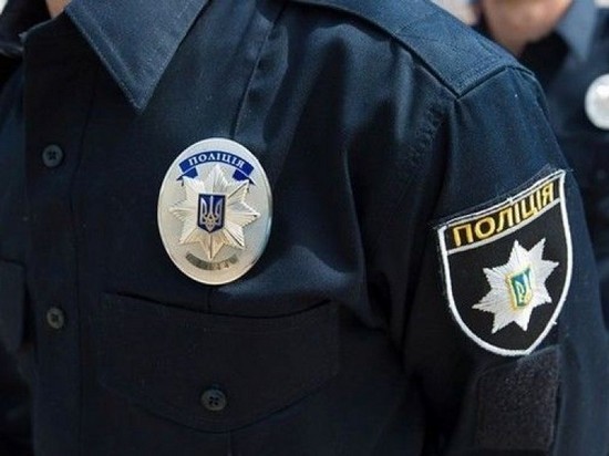 В Киеве пьяный полицейский напал на 12-летнюю девочку