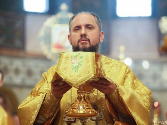Под своим крестом. 7 фактов о рождении Православной церкви Украины и ее главе