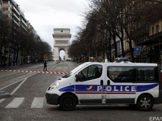 В Париже в ночь на Рождество ограбили известную кондитерскую