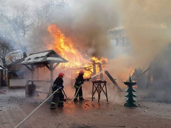 СМИ обнародовали видео момента взрыва на рождественской ярмарке во Львове