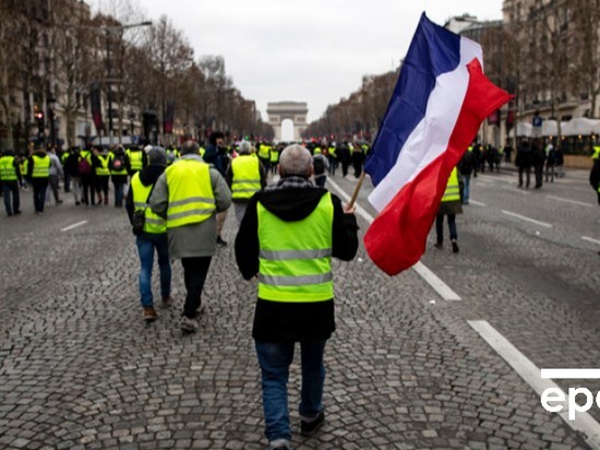 Во Франции протестующие вывели из строя 60% дорожных радаров