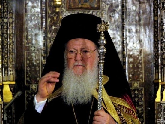 Вселенский патриарх подписал томос для Православной церкви Украины