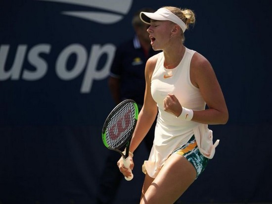 Украинка Лопатецкая стала чемпионкой турнира по теннису в Гонконге