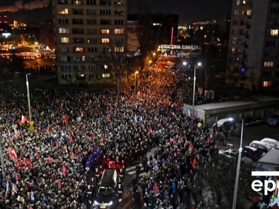 В Польше тысячи людей пришли попрощаться с мэром Гданьска