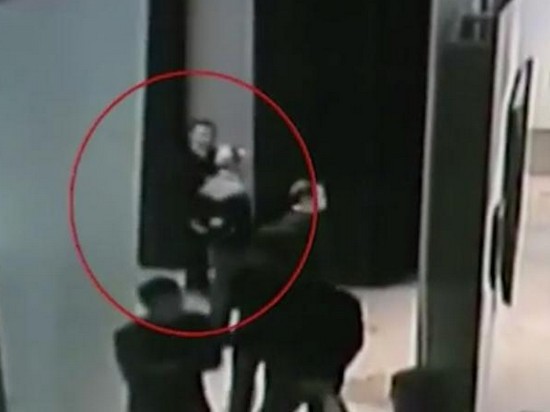Опубликовано видео похищения картины Куинджи из Третьяковской галереи