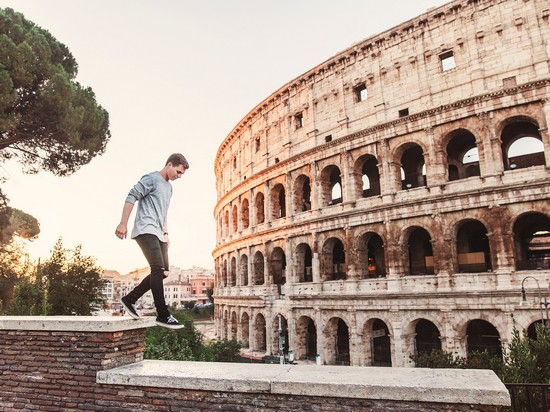 В Риме можно взять «парня напрокат» для совместных фото