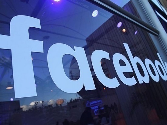 Фейсбук обвинили в продаже личных данных пользователей