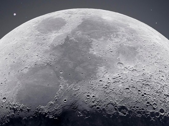 Американец сделал 50 тысяч снимков Луны и соединил их в одну супер-фотографию